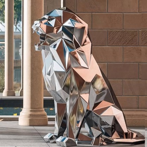 Полигональная скульптура «Лев»