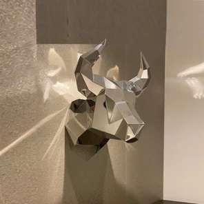 Полигональная скульптура «Голова быка»