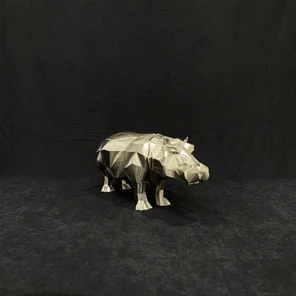 Полигональная скульптура "Бегемот"