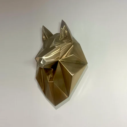 Полигональная скульптура «Голова волка»